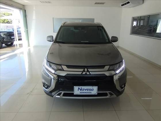 MITSUBISHI OUTLANDER 2.2 MIVEC DI-D DIESEL HPE-S AWD AUTOMÁTICO MITSUBISHI OUTLANDER 2.2 MIVEC DI-D DIESEL HPE-S AWD AUTOMÁTICO